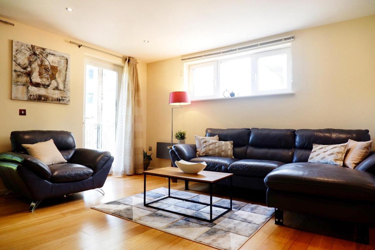 Stunning Apartment Close To Cambridge Station With Free Parking! Exterior photo
