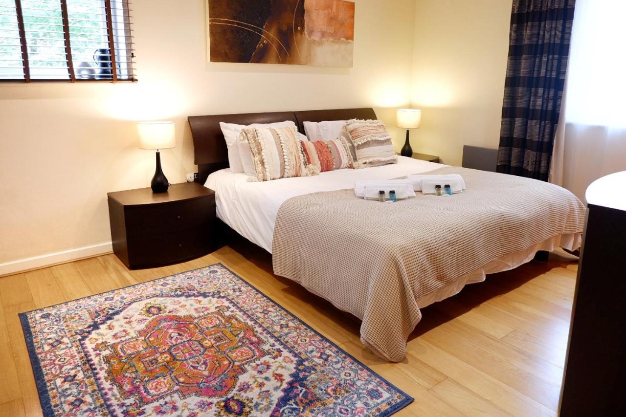 Stunning Apartment Close To Cambridge Station With Free Parking! Exterior photo