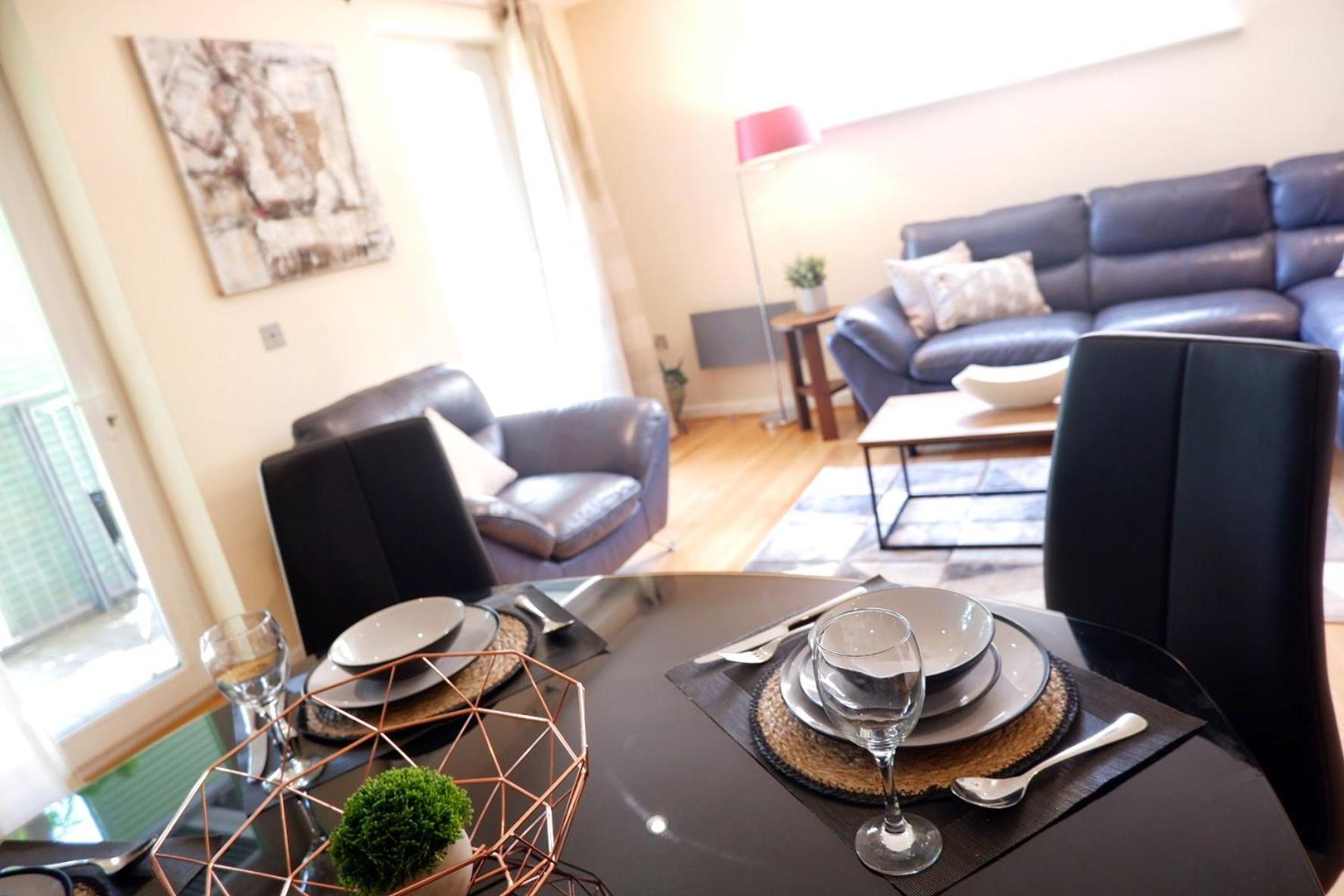 Stunning Apartment Close To Cambridge Station With Free Parking! Exterior photo